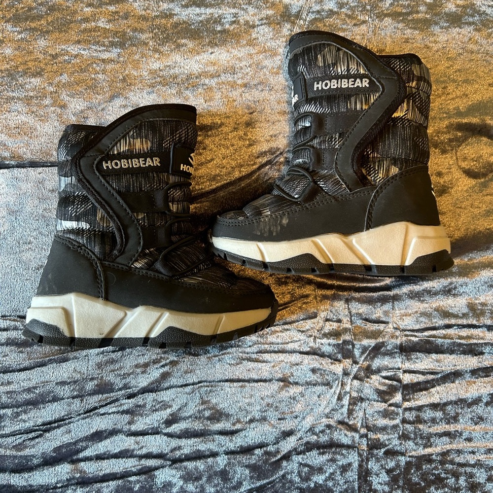 COPY - Kids Black Winter Snow Boots with Velcro Sides Toddler Size 7 Unisex Boo…